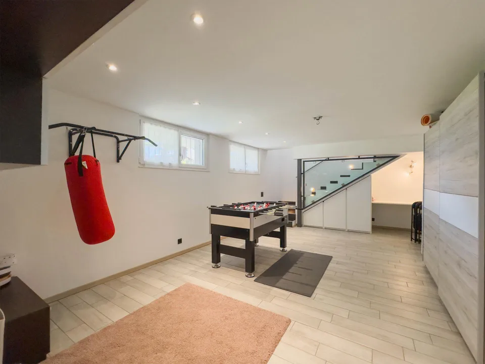 Casa bifamiliare con grande giardino a Morbio Inferiore