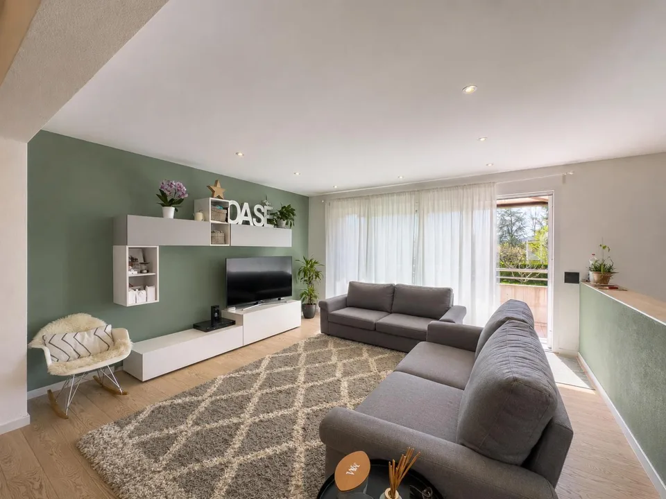 Casa bifamiliare con grande giardino a Morbio Inferiore