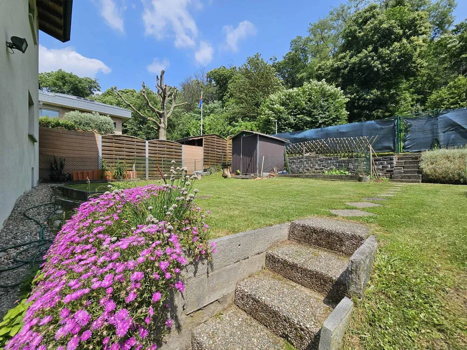 Casa gemella con giardino e locale hobby a Vezia