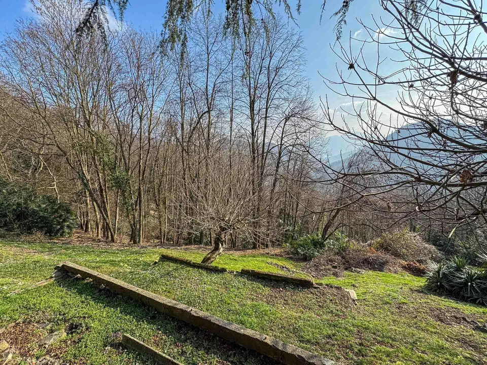 Casa di nucleo con giardino ad Aranno