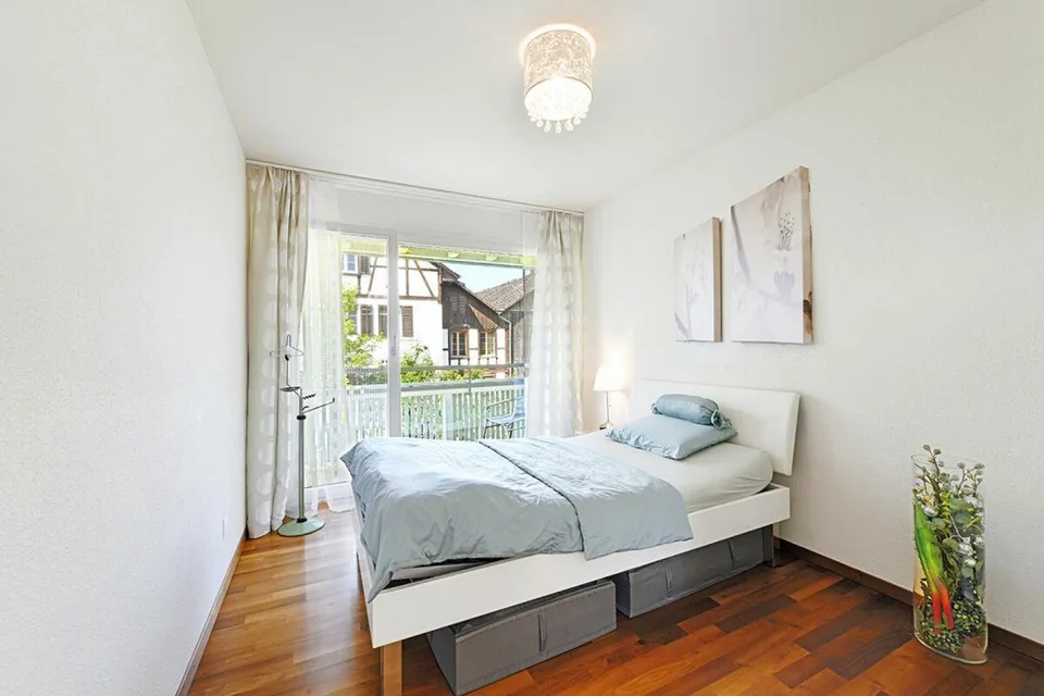 6.5-Zimmer Eckhaus an ruhiger Lage