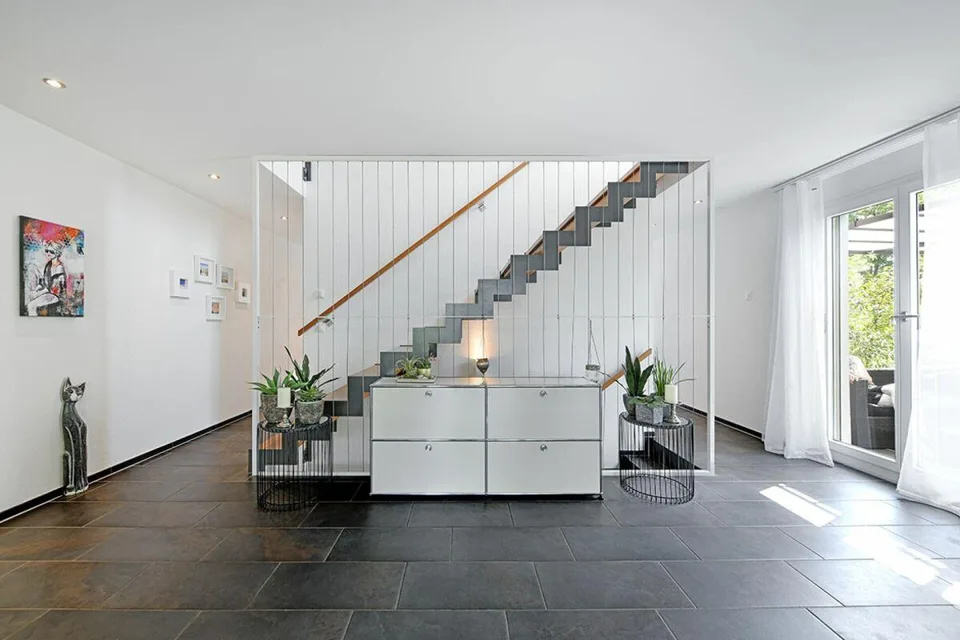6.5-Zimmer Eckhaus an ruhiger Lage