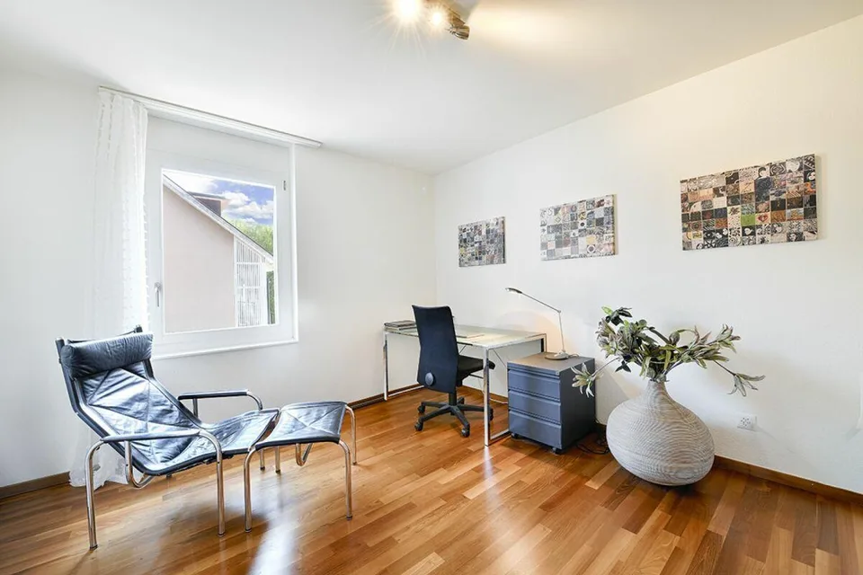 6.5-Zimmer Eckhaus an ruhiger Lage