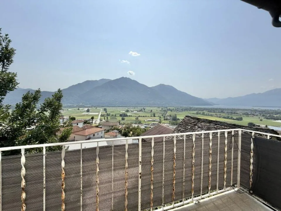 ZU VERKAUFEN IN LAVERTEZZO - BAUGRUNDSTÜCK MIT BLICK AUF DIE MAGADI...
