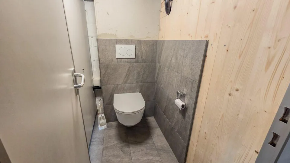 Charming 3½-room house section - extensively renovated, with idyllic outdoor area