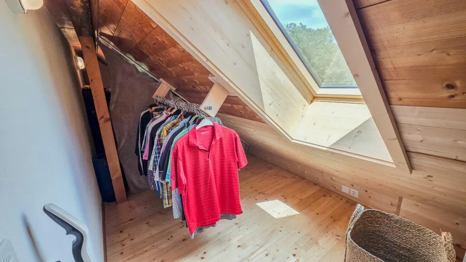 Charming 3½-room house section - extensively renovated, with idyllic outdoor area