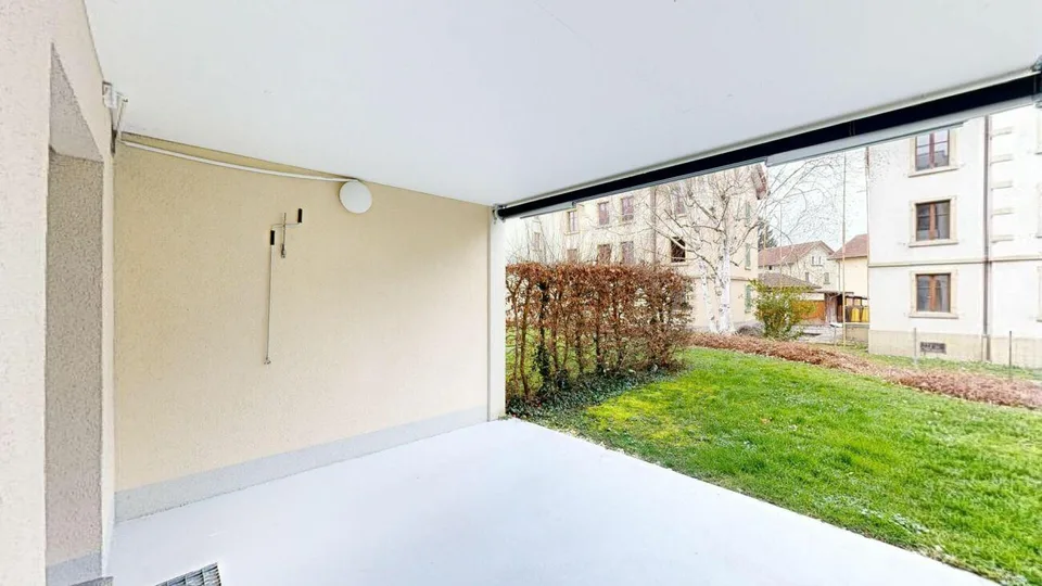 Sitzplatz-Wohnung in Seenähe