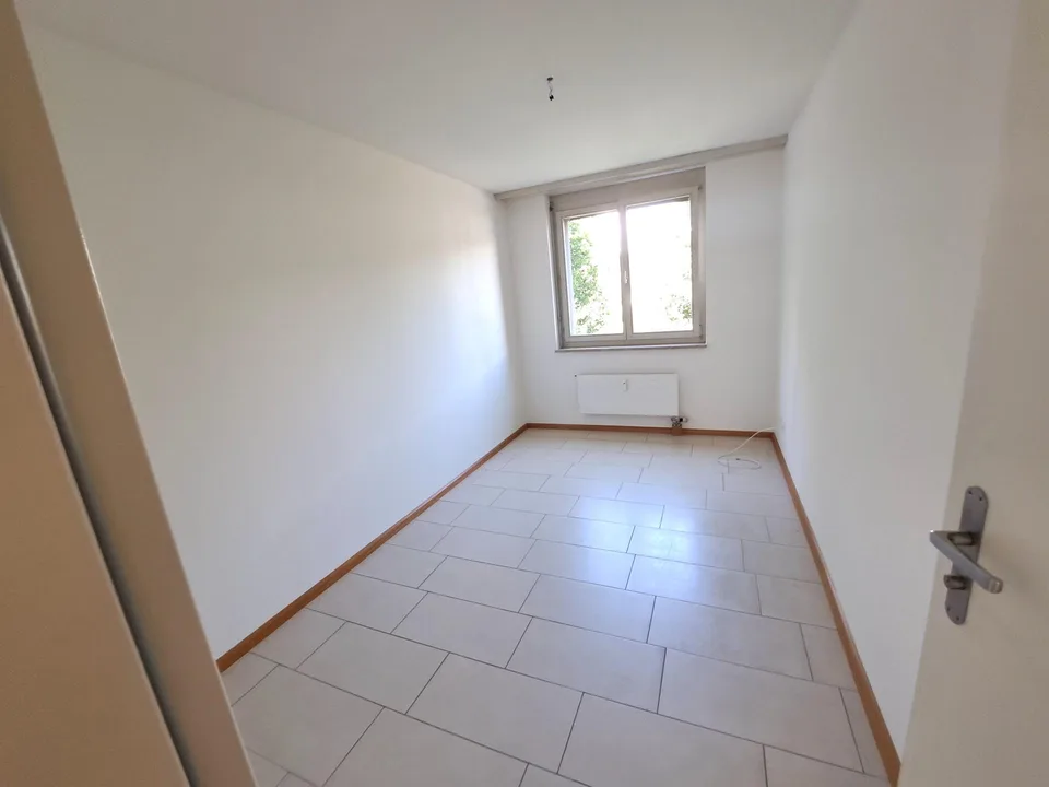 Spacious 4.5-room apartment with balcony in Liestal – available immediately!