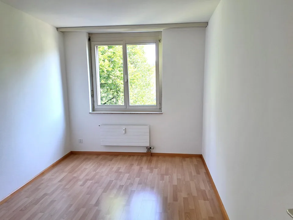 Spacious 4.5-room apartment with balcony in Liestal – available immediately!