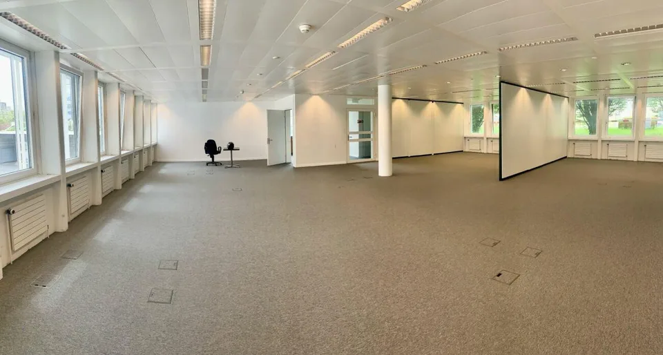 Derniers bureaux disponibles / Locaux de 111, 185 et 210 m² à Renens