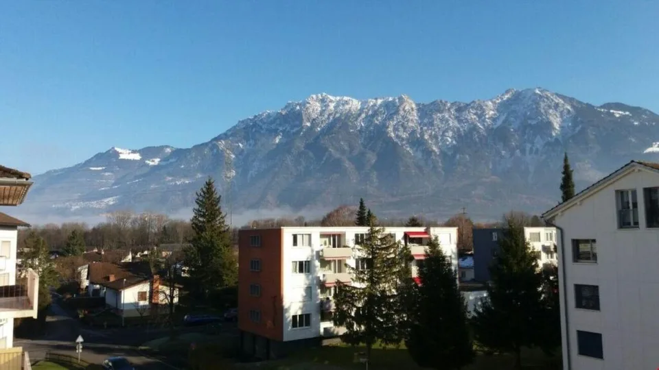 Top-modern and cozy balcony with mountain view!