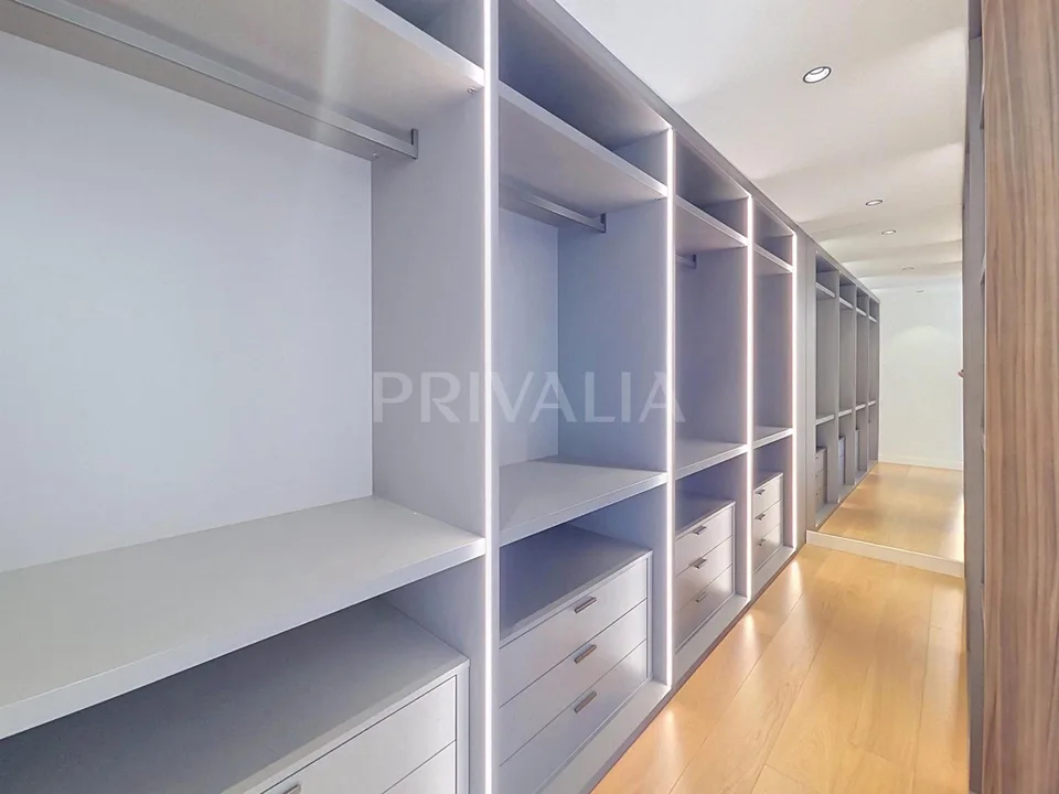Superbe appartement contemporain avec deux terrasses et vue dégagée...