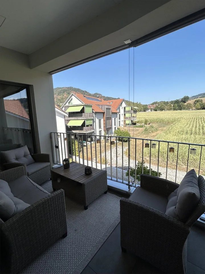 Moderne Dachwohnung mit Blick ins Grüne