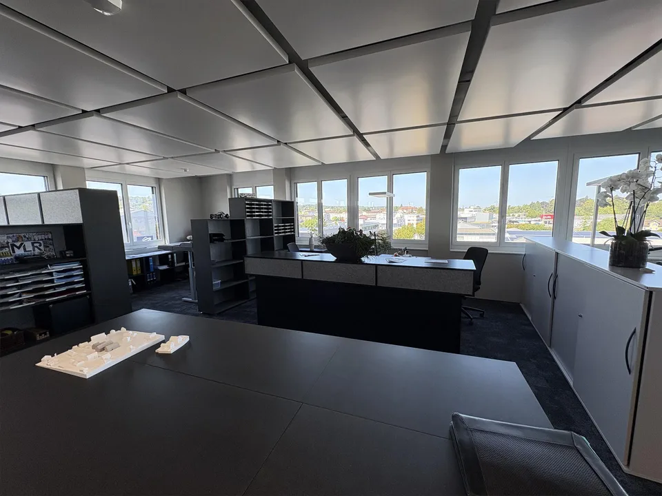 Neue exklusive Büro-/Praxisfläche zu vermieten