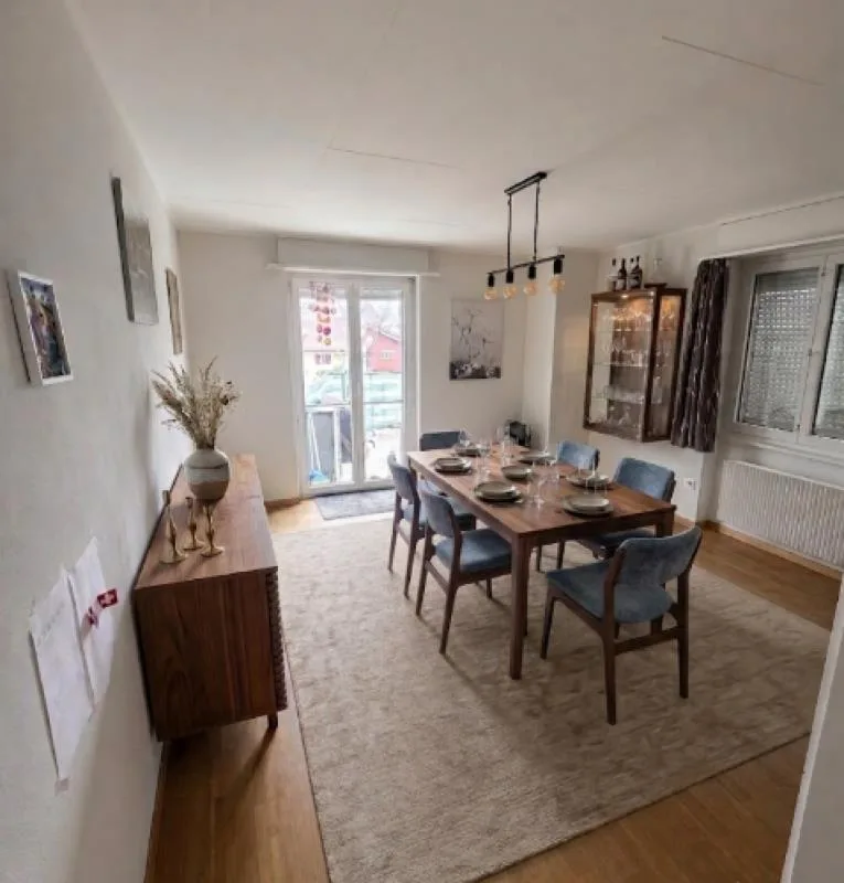 Ampio appartamento di 5,5 locali con balcone e terrazza sul tetto