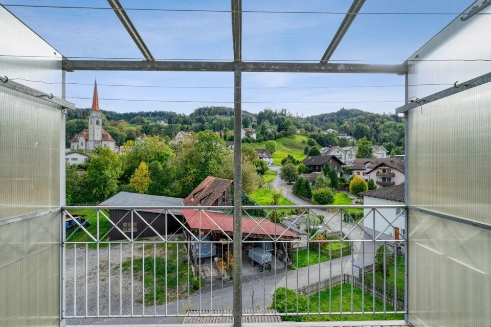 Renovierte 4-Zimmer-Wohnung an zentraler und ruhiger Lage