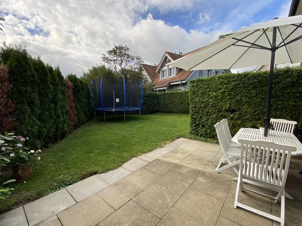 Schöne, grosse 4.5-Zi.-Maisonette-Wohnung in 3-Familien-Riegelhaus