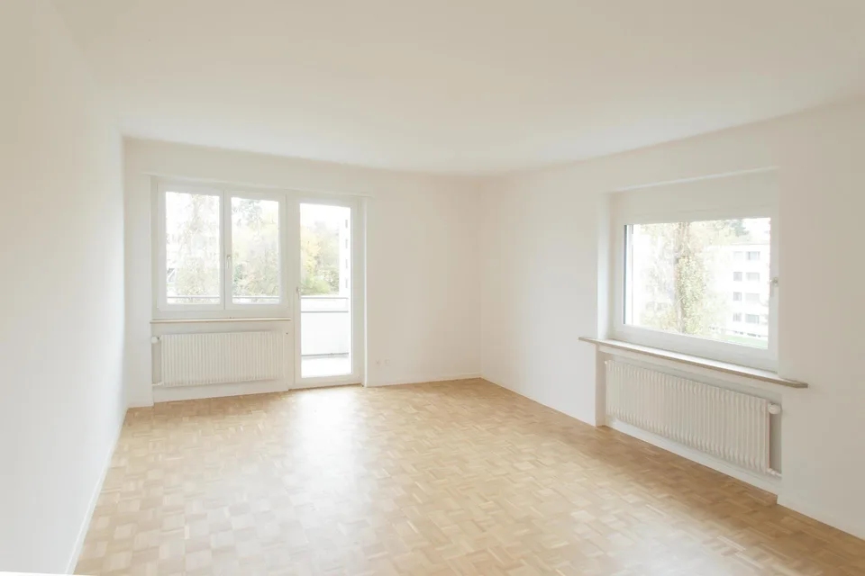 Sanierte und helle 3.0-Zimmer-Wohnung an bestens erschlossener Lage
