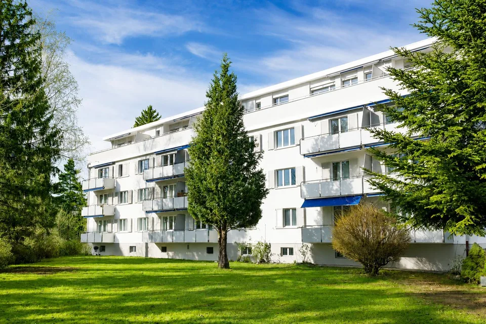 Sanierte und helle 3.0-Zimmer-Wohnung an bestens erschlossener Lage