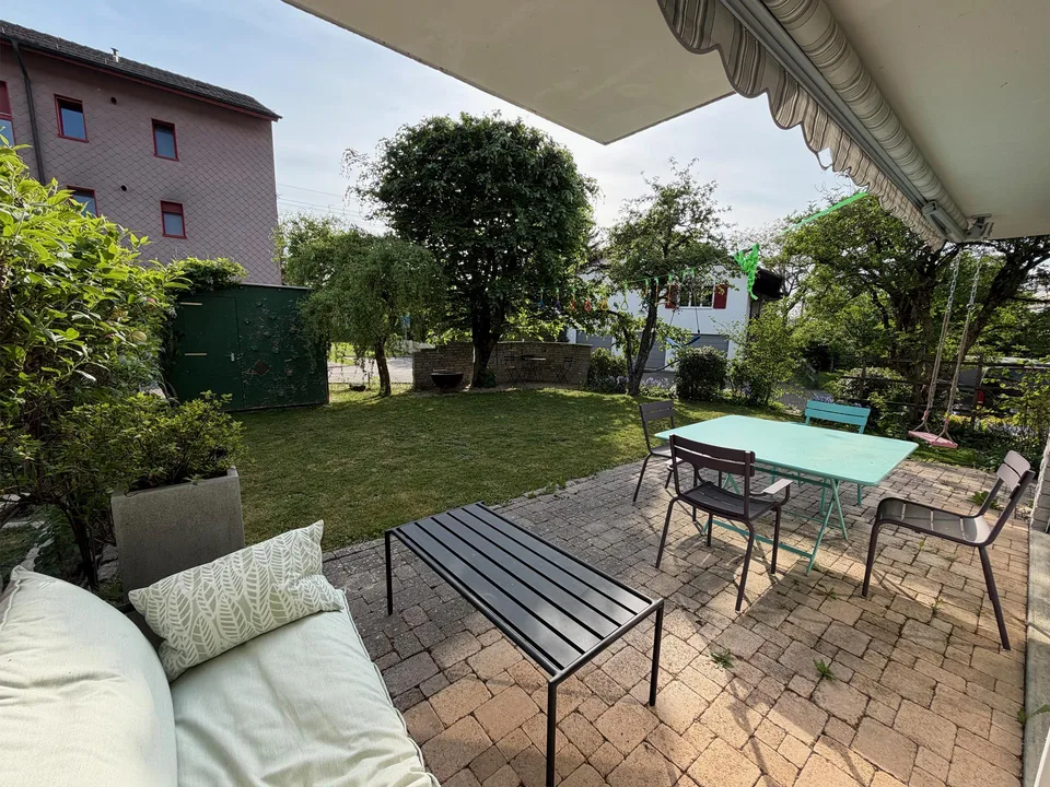 Wunderschönes 5,5-Zimmer Doppel-Einfamilienhaus mit Garten in Gümligen