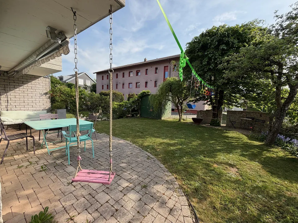 Wunderschönes 5,5-Zimmer Doppel-Einfamilienhaus mit Garten in Gümligen