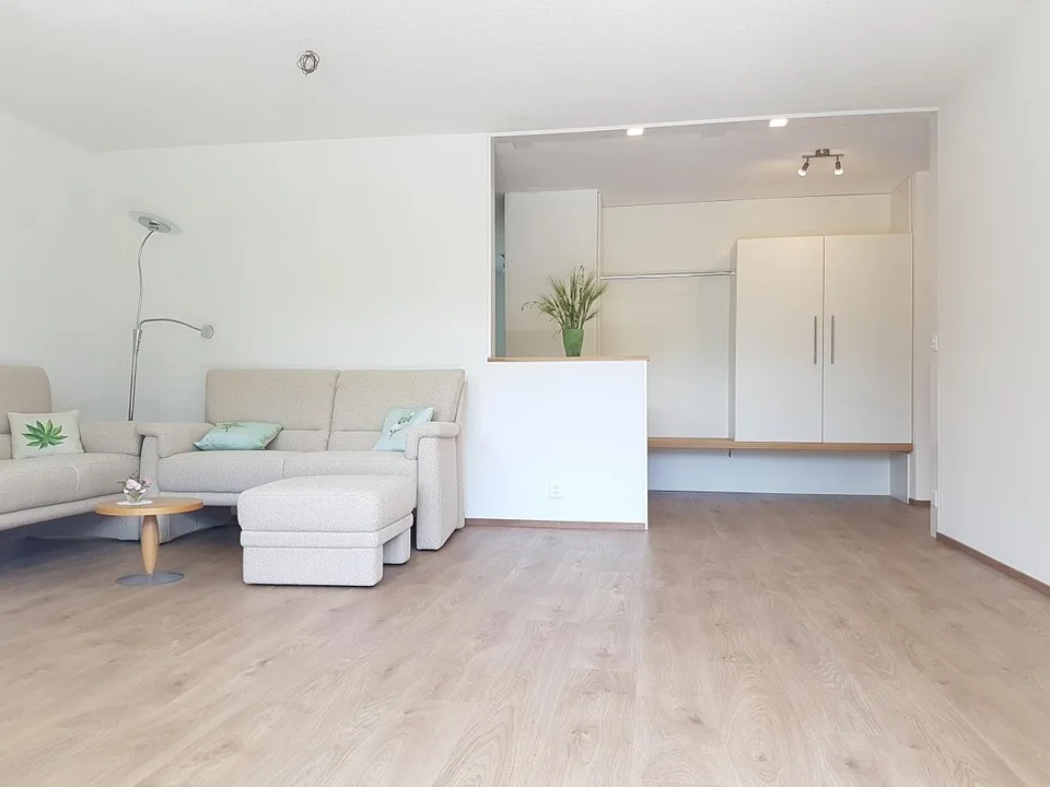 4.5 Zimmerwohnung im 1. OG mit grossem, gedecktem Süd-Balkon