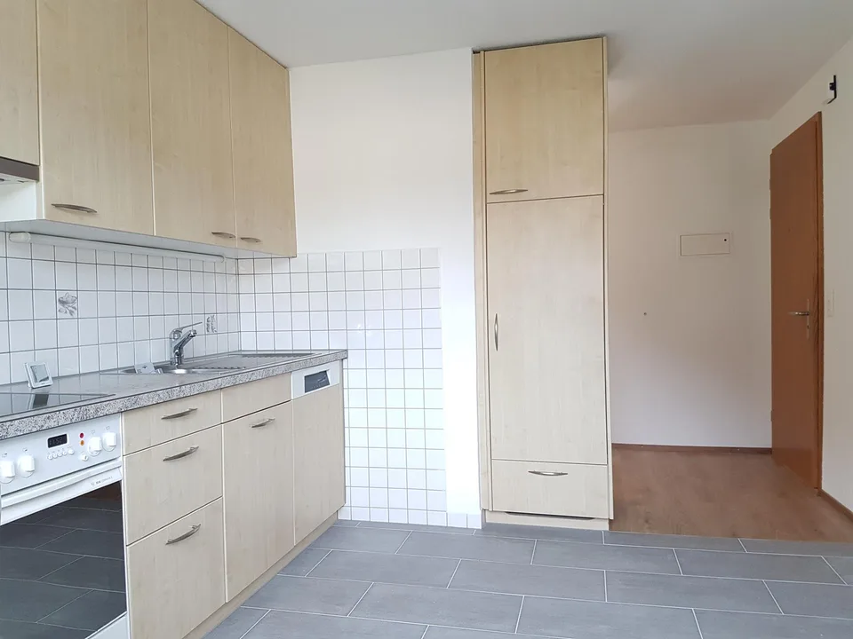 4.5 Zimmerwohnung im 1. OG mit grossem, gedecktem Süd-Balkon