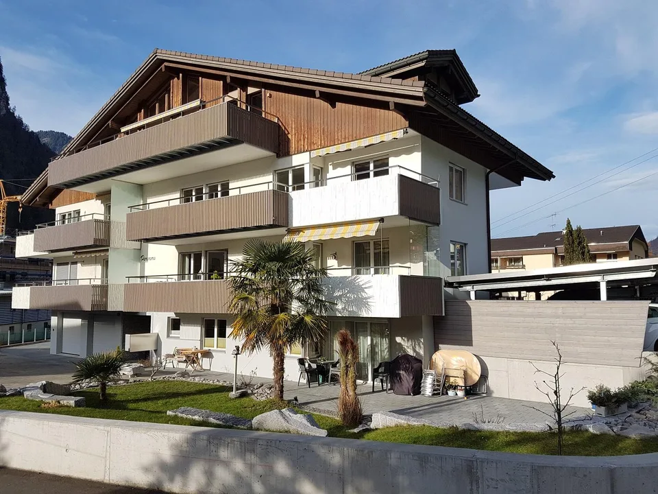 4.5 Zimmerwohnung im 1. OG mit grossem, gedecktem Süd-Balkon