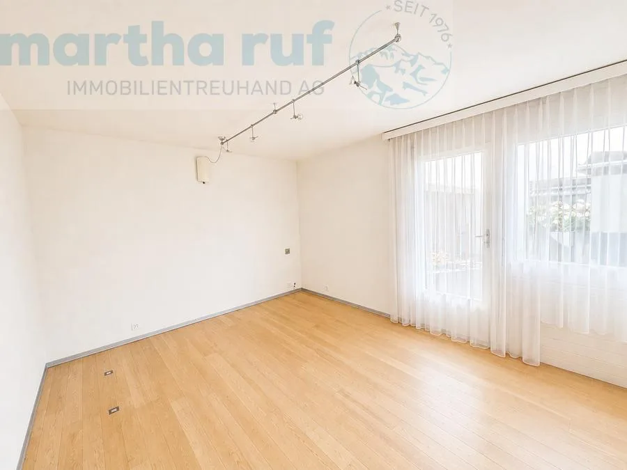 Grosszügiges 5.5-Zim.-Einfamilienhaus, Garten & traumhafter Aussicht