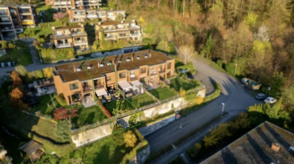 Logenplatz über dem Vierwaldstättersee, elegantes Reihenhaus-Juwel in Luzern