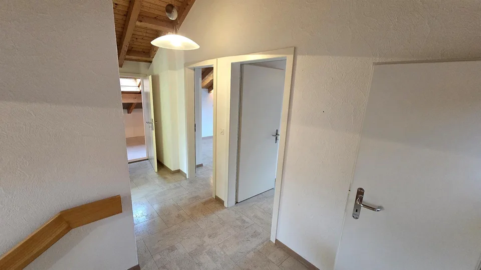 Wohnen an der Aare – Maisonette mit Blick auf Mönch, Jungfrau und Harder