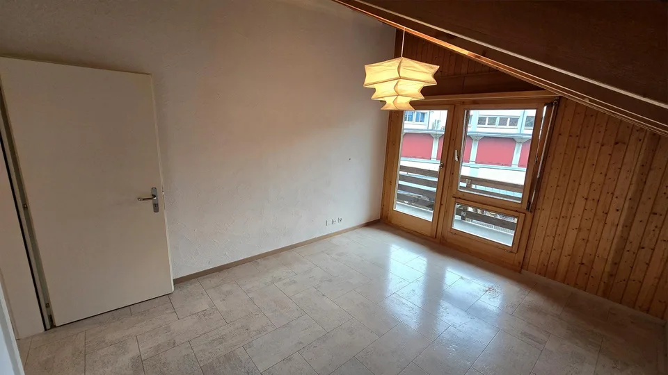Wohnen an der Aare – Maisonette mit Blick auf Mönch, Jungfrau und Harder