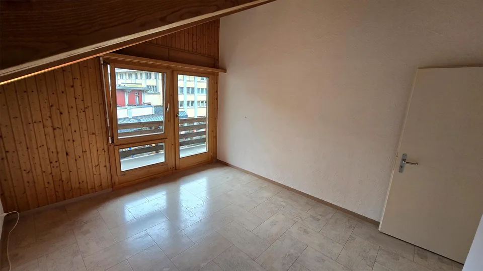 Wohnen an der Aare – Maisonette mit Blick auf Mönch, Jungfrau und Harder