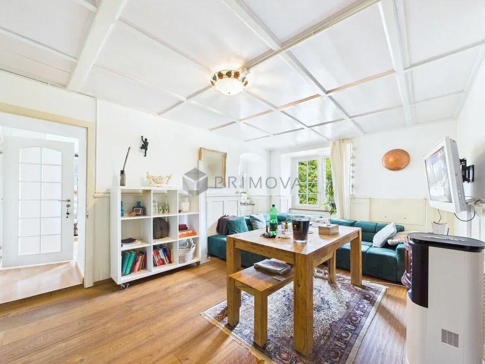 Appartement de 6,5 pièces élégant avec du caractère au bord du lac de Zurich