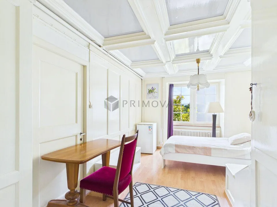 Appartement de 6,5 pièces élégant avec du caractère au bord du lac de Zurich