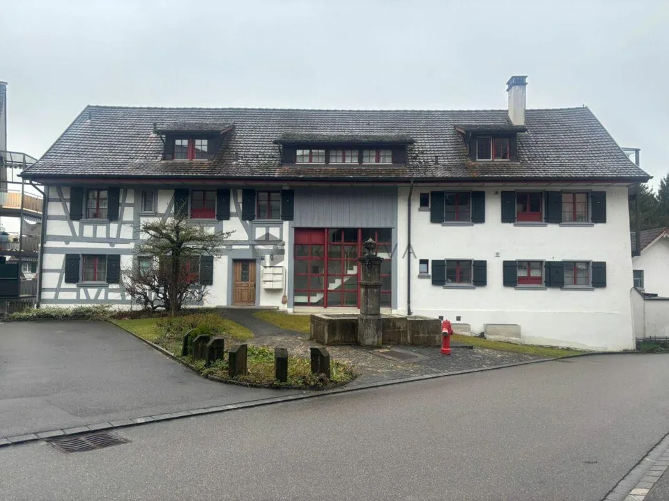 Historisches Mehrfamilienhaus mit Charme und Entwicklungspotenzial