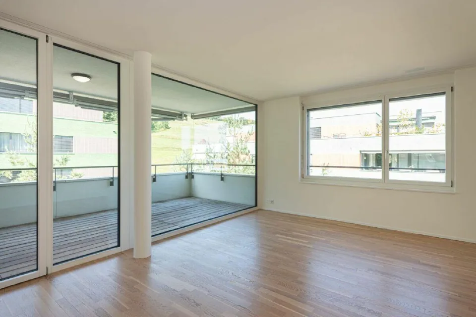 Espace pour toute la famille : 5,5 pièces au-dessus de la vallée de la Limmat