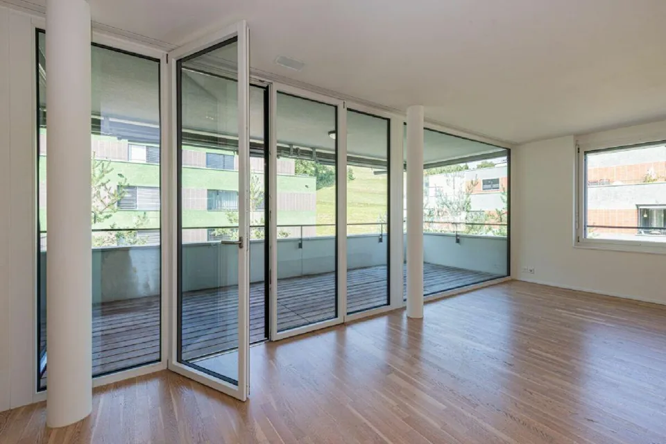 Espace pour toute la famille : 5,5 pièces au-dessus de la vallée de la Limmat