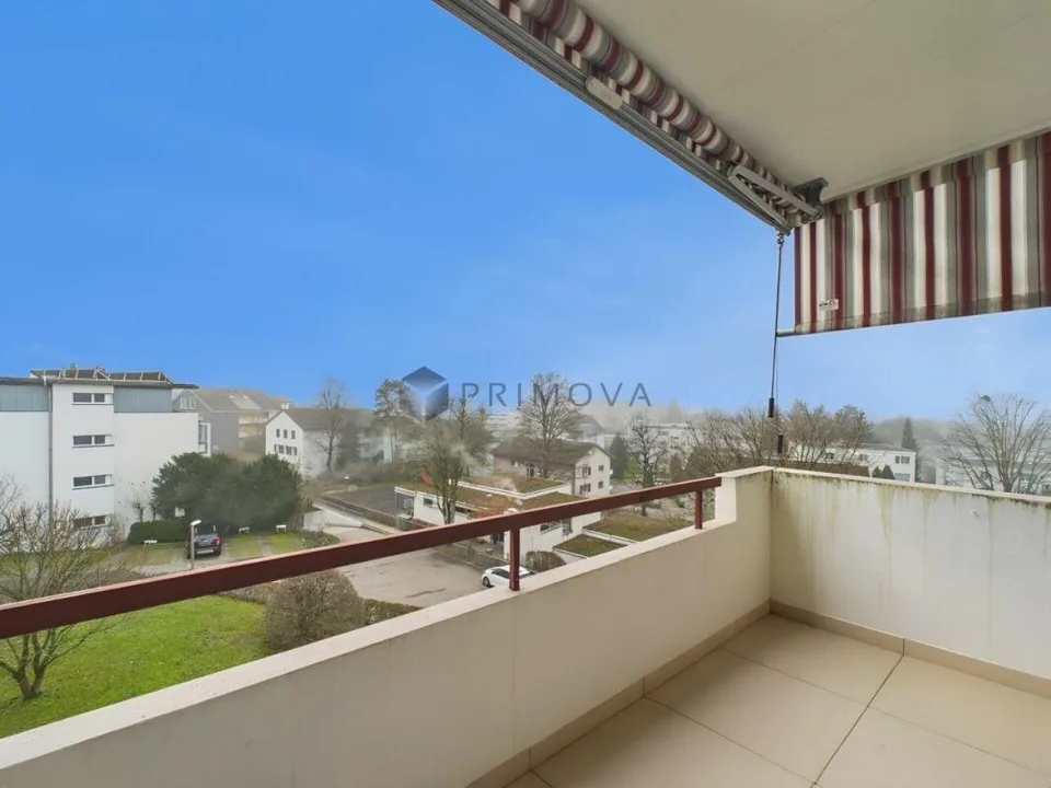 Appartement de 3 pièces lumineux et modernisé avec balcon à Effretikon