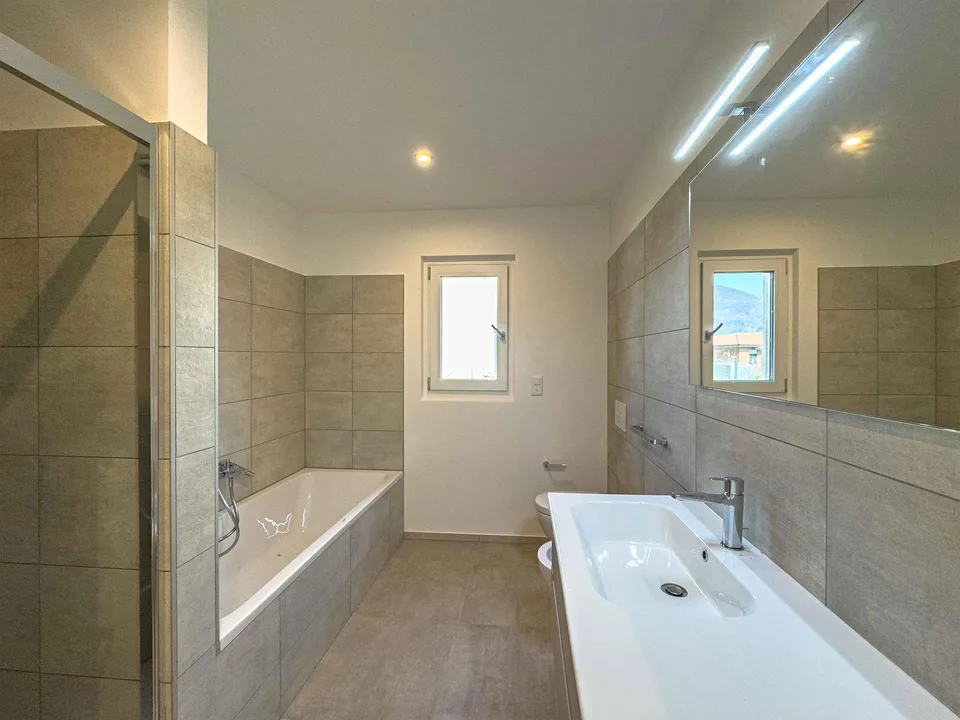 Geräumige und moderne 5.5 Zimmer mit Garten in Mendrisio