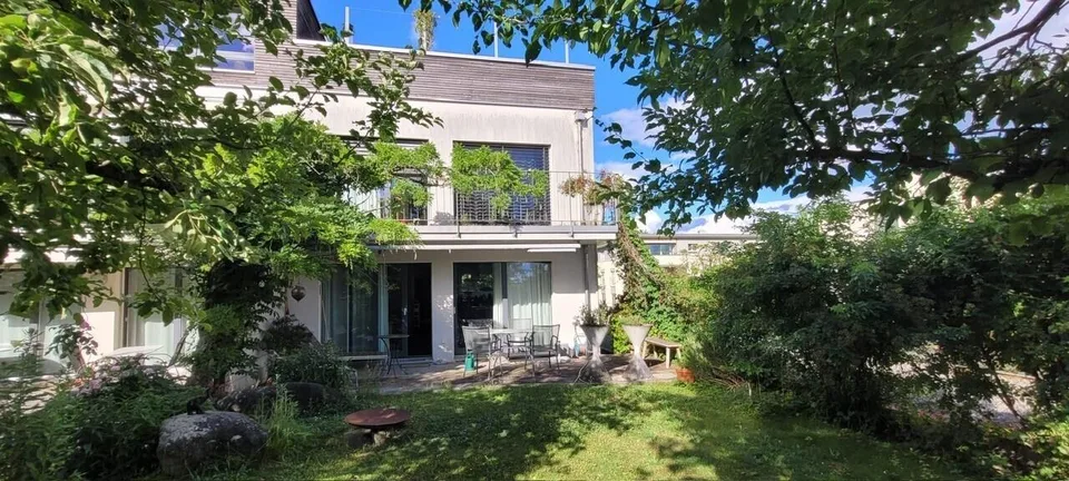 Moderne Architektur trifft auf familienfreundliches Wohnen