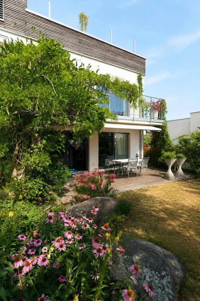 Moderne Architektur trifft auf familienfreundliches Wohnen