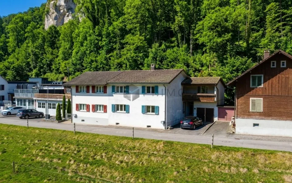 Grosszügiges 5.5 Zimmer-Doppeleinfamilienhaus an ruhiger Lage mit v...