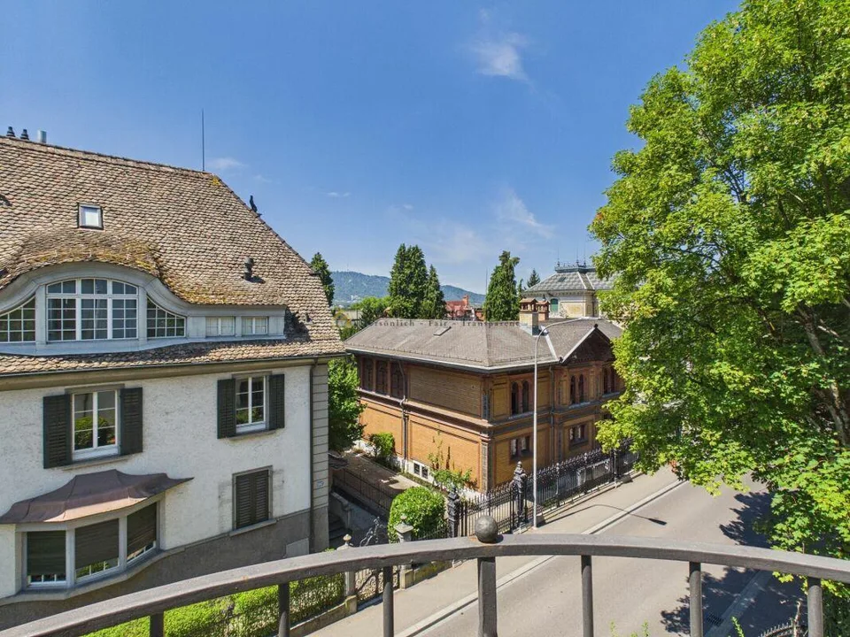 Altbau-Charme trifft auf modernen Luxus - Einzigartige 4.5-Zimmer-Wohnung mit Garten & Cheminée in 8008 Zürich