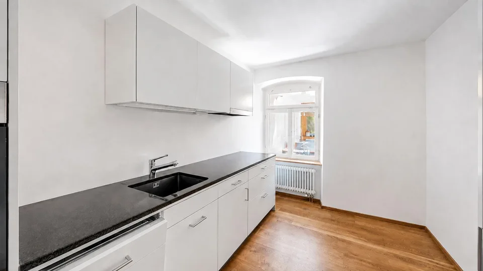 Zentrale, toprenovierte Altwohnung fur gepflegtes Wohnen