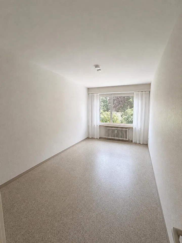 Attraktive 3-Zimmer-Wohnung mit grosszügigem Balkon und Blick ins Grüne