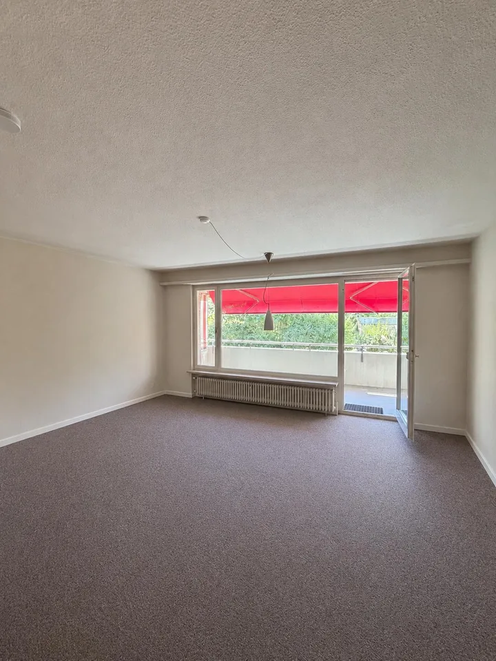Attraktive 3-Zimmer-Wohnung mit grosszügigem Balkon und Blick ins Grüne