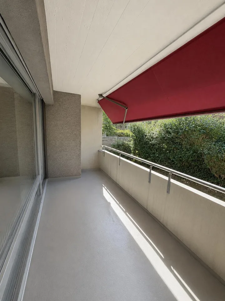 Attraktive 3-Zimmer-Wohnung mit grosszügigem Balkon und Blick ins G...