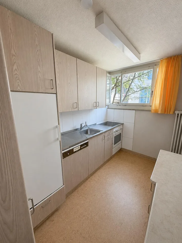 Attraktive 3-Zimmer-Wohnung mit grosszügigem Balkon und Blick ins Grüne