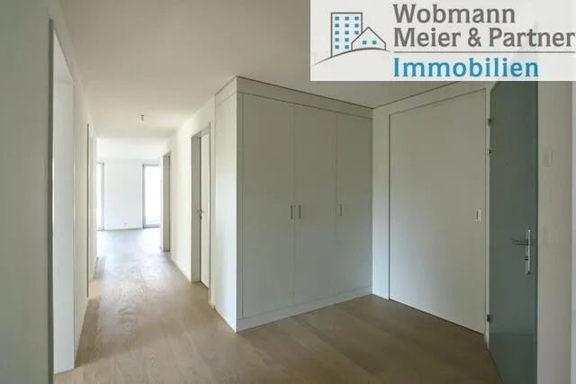 Moderne 4.5-Zimmer-Wohnung mit Eigentumsstandard an zentraler Lage